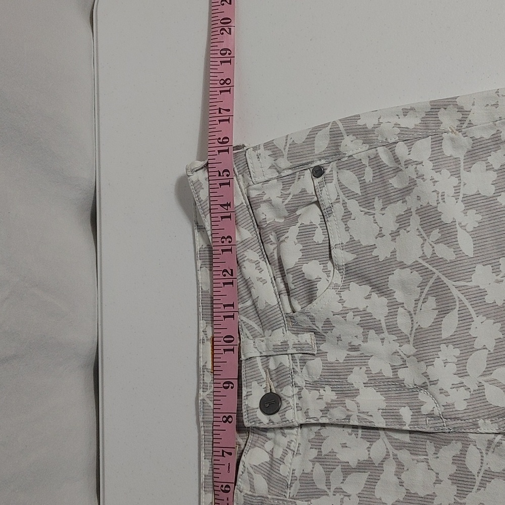 Pilcro and then Letterpress/Anthropologie Floral Stet Jeans - Picture 7 of 12